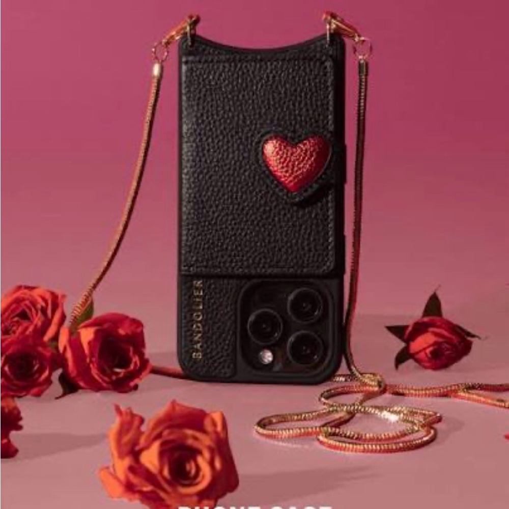 Bandolier Gia Heart Magsafe Crossbody for 15 Pro